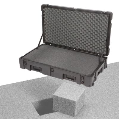 CAISSE SKB MIL STANDARD 3R3821-7B AVEC MOUSSE PREDECOUPEE + ROULETTES